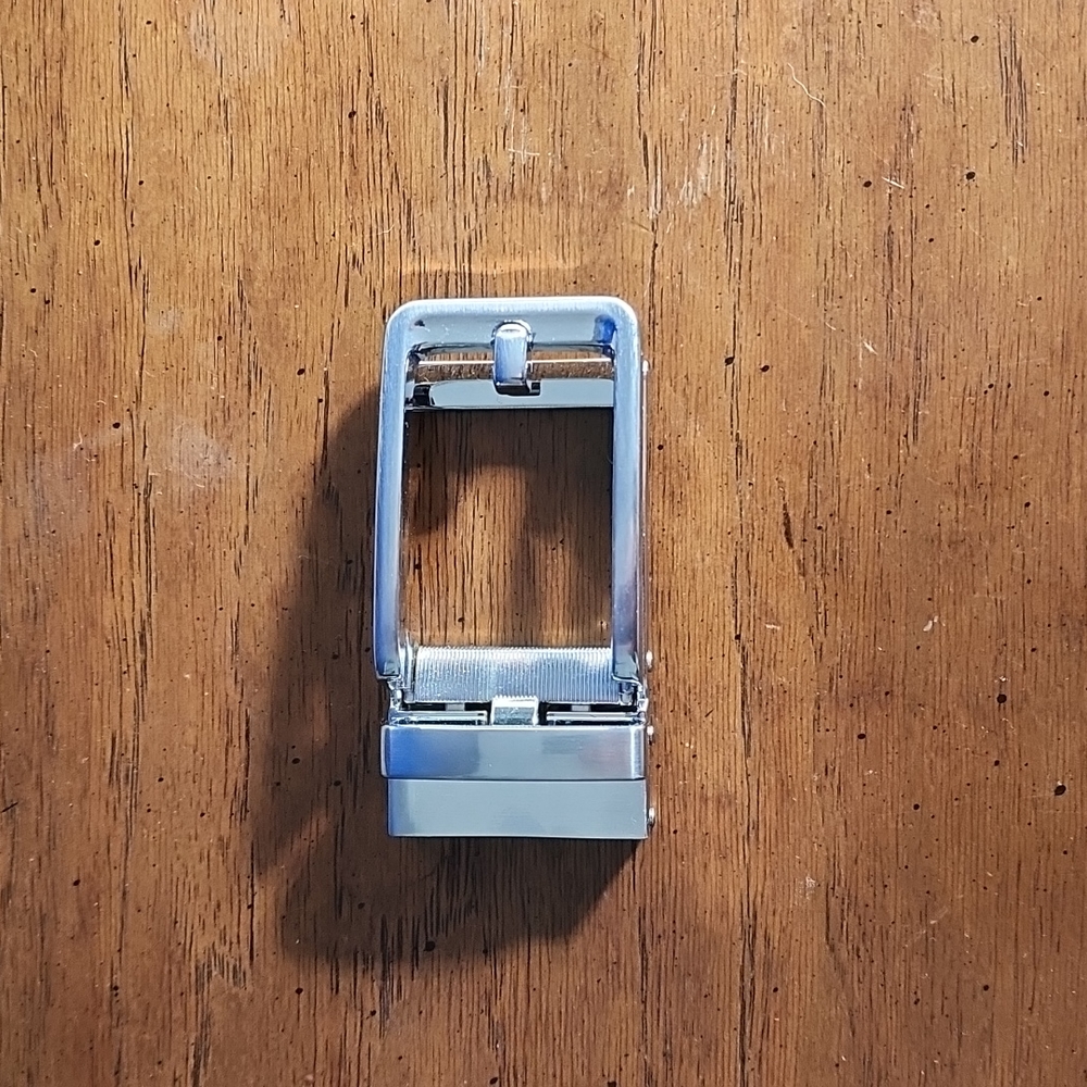 Ratchet belt buckle